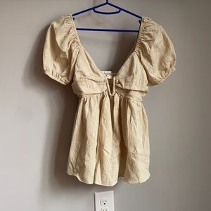 WITH TAGS! TRENDY CUTE TOP! Size: MEDIUM